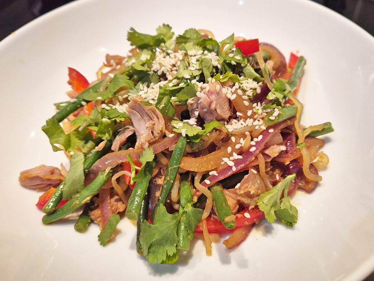 Tuna and veg stir fry topped with sesame seeds